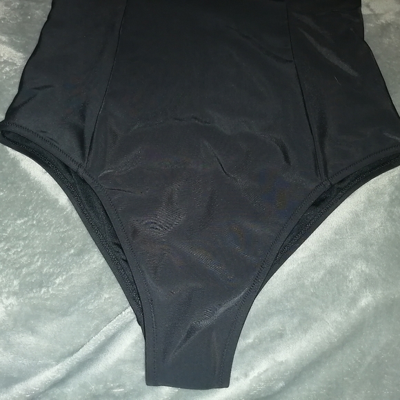 Old Navy women's tie shoulder one piece bathing suit - Picture 3 of 6